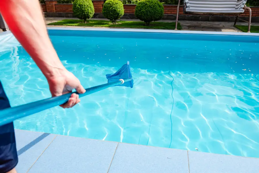 Professional Pool Cleaner in East Meadow, NY Professional Pool Cleaner in East Meadow, NY